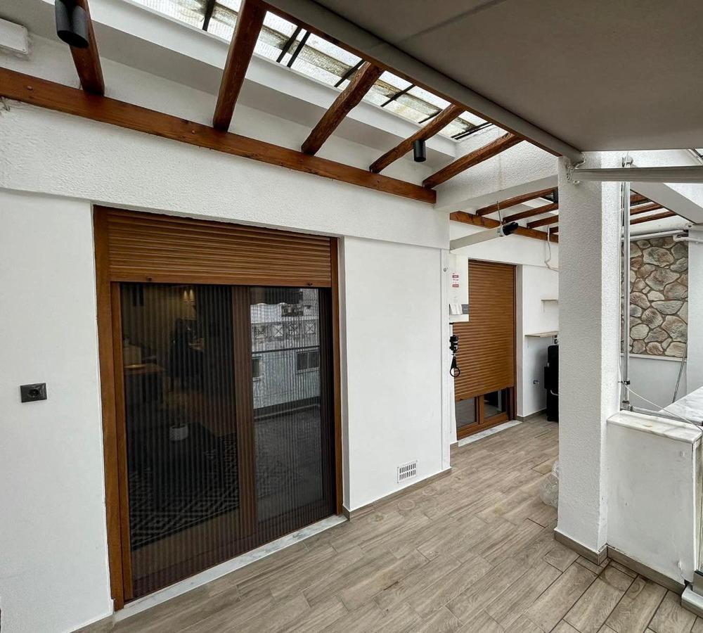 Luxury Townhouse Suite Lárisza Kültér fotó