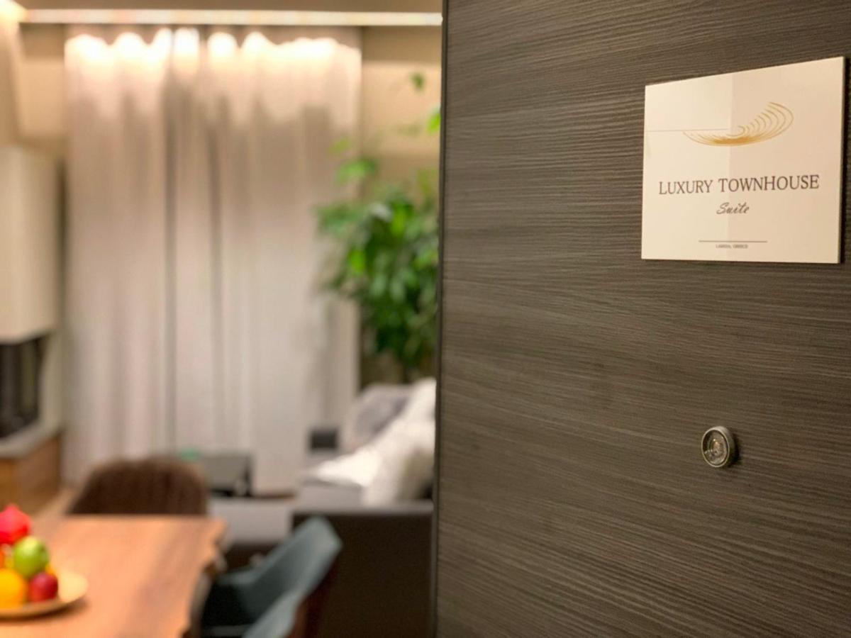 Luxury Townhouse Suite Lárisza Kültér fotó